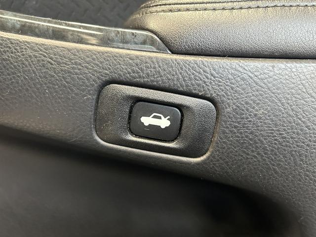 クラウン アスリート　６０ｔｈスペシャルエディション　後期型（サンルーフ）（クルーズコントロール）（メーカーＨＤＤナビ）（パワーシート）（ＨＩＤヘッドライト）（ＥＴＣビルトイン）（純正１８インチＡＷ）（ＭＴモード）（バックカメラ）（フォグライト）（51枚目）