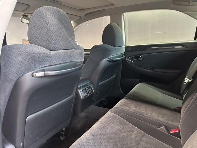 クラウン アスリート　６０ｔｈスペシャルエディション　後期型（サンルーフ）（クルーズコントロール）（メーカーＨＤＤナビ）（パワーシート）（ＨＩＤヘッドライト）（ＥＴＣビルトイン）（純正１８インチＡＷ）（ＭＴモード）（バックカメラ）（フォグライト）（58枚目）