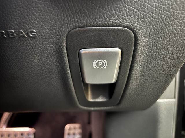 Ｅクラス Ｅ２００　アバンギャルド　スポーツ　（禁煙車）（純正ＨＤＤナビ）（黒本革）（レーダークルーズコントロール）（クリアランスソナー）（パワーシート）（ビルトインＥＴＣ）（パドルシフト）（ＬＥＤ）（全周囲モニター）（純正１９インチＡＷ）（42枚目）