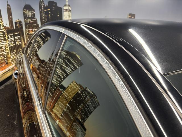 Ｅクラス Ｅ２００　アバンギャルド　スポーツ　（禁煙車）（純正ＨＤＤナビ）（黒本革）（レーダークルーズコントロール）（クリアランスソナー）（パワーシート）（ビルトインＥＴＣ）（パドルシフト）（ＬＥＤ）（全周囲モニター）（純正１９インチＡＷ）（61枚目）