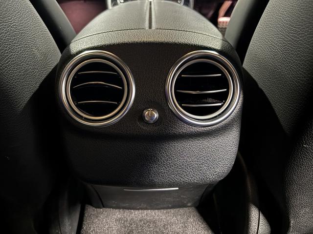 Ｅクラス Ｅ２００　アバンギャルド　スポーツ　（禁煙車）（純正ＨＤＤナビ）（黒本革）（レーダークルーズコントロール）（クリアランスソナー）（パワーシート）（ビルトインＥＴＣ）（パドルシフト）（ＬＥＤ）（全周囲モニター）（純正１９インチＡＷ）（66枚目）