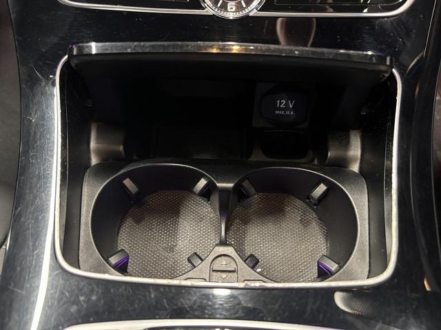 Ｅクラス Ｅ２００　アバンギャルド　スポーツ　（禁煙車）（純正ＨＤＤナビ）（黒本革）（レーダークルーズコントロール）（クリアランスソナー）（パワーシート）（ビルトインＥＴＣ）（パドルシフト）（ＬＥＤ）（全周囲モニター）（純正１９インチＡＷ）（70枚目）