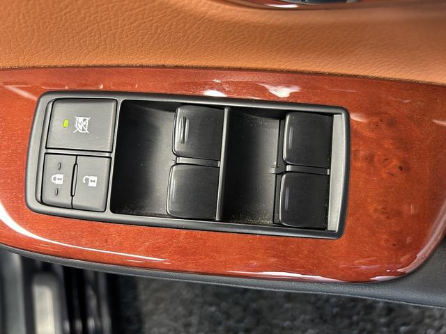 ＨＳ ＨＳ２５０ｈ　バージョンＩ　後期型（禁煙車）（クルーズコントロール）（茶革シート）（純正ＨＤＤナビ）（クリアランスソナー）（オートライト）（ＨＩＤヘッドライト）（純正１７インチＡＷ）（ＥＴＣ）（シートヒーター）（パワーシート）（53枚目）