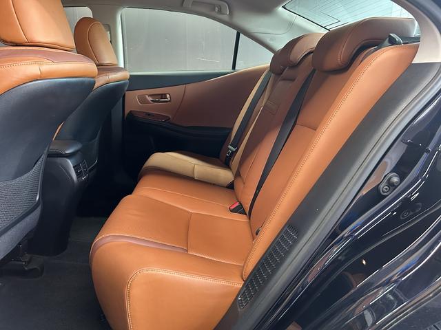 ＨＳ ＨＳ２５０ｈ　バージョンＩ　後期型（禁煙車）（クルーズコントロール）（茶革シート）（純正ＨＤＤナビ）（クリアランスソナー）（オートライト）（ＨＩＤヘッドライト）（純正１７インチＡＷ）（ＥＴＣ）（シートヒーター）（パワーシート）（60枚目）