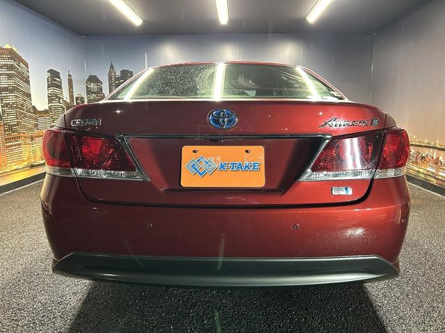 クラウンハイブリッド アスリートＳ　プリクラッシュセーフティ（禁煙車）（テラロッサシート）（メーカーＨＤＤナビ）（レーダークルーズ）（クリアランスソナー）（パワーシート）（シートヒーター）（ＭＴモード）（ＥＴＣ）（純正１７インチＡＷ）（20枚目）