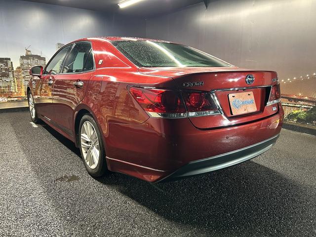 クラウンハイブリッド アスリートＳ　プリクラッシュセーフティ（禁煙車）（テラロッサシート）（メーカーＨＤＤナビ）（レーダークルーズ）（クリアランスソナー）（パワーシート）（シートヒーター）（ＭＴモード）（ＥＴＣ）（純正１７インチＡＷ）（23枚目）