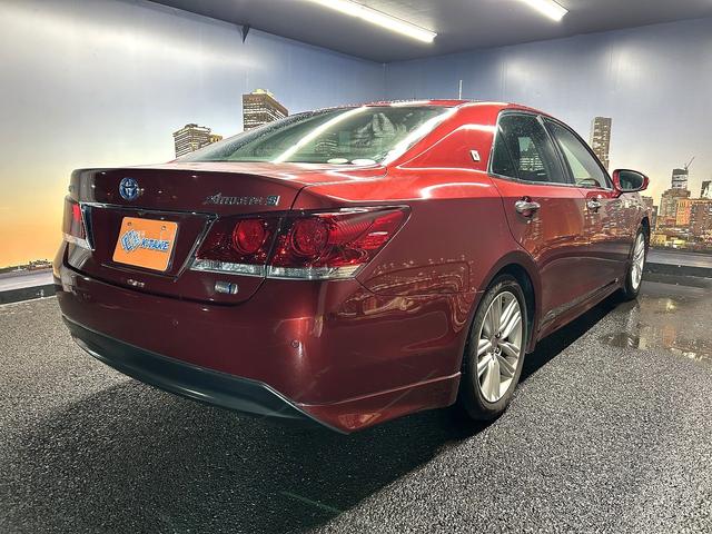 クラウンハイブリッド アスリートＳ　プリクラッシュセーフティ（禁煙車）（テラロッサシート）（メーカーＨＤＤナビ）（レーダークルーズ）（クリアランスソナー）（パワーシート）（シートヒーター）（ＭＴモード）（ＥＴＣ）（純正１７インチＡＷ）（24枚目）