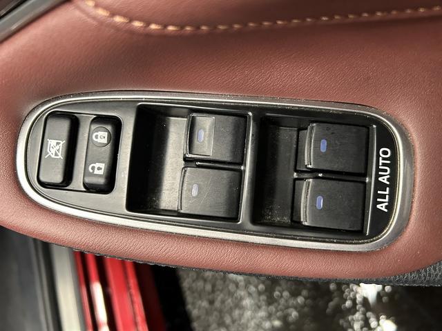 クラウンハイブリッド アスリートＳ　プリクラッシュセーフティ（禁煙車）（テラロッサシート）（メーカーＨＤＤナビ）（レーダークルーズ）（クリアランスソナー）（パワーシート）（シートヒーター）（ＭＴモード）（ＥＴＣ）（純正１７インチＡＷ）（50枚目）