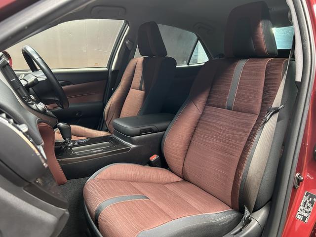 クラウンハイブリッド アスリートＳ　プリクラッシュセーフティ（禁煙車）（テラロッサシート）（メーカーＨＤＤナビ）（レーダークルーズ）（クリアランスソナー）（パワーシート）（シートヒーター）（ＭＴモード）（ＥＴＣ）（純正１７インチＡＷ）（55枚目）