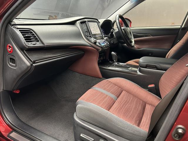 クラウンハイブリッド アスリートＳ　プリクラッシュセーフティ（禁煙車）（テラロッサシート）（メーカーＨＤＤナビ）（レーダークルーズ）（クリアランスソナー）（パワーシート）（シートヒーター）（ＭＴモード）（ＥＴＣ）（純正１７インチＡＷ）（56枚目）