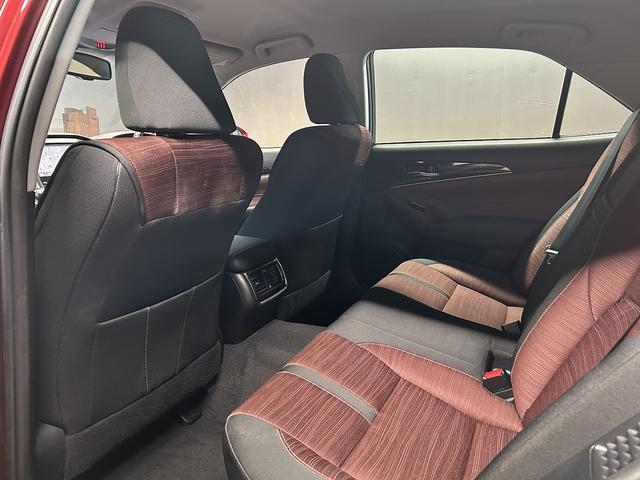 クラウンハイブリッド アスリートＳ　プリクラッシュセーフティ（禁煙車）（テラロッサシート）（メーカーＨＤＤナビ）（レーダークルーズ）（クリアランスソナー）（パワーシート）（シートヒーター）（ＭＴモード）（ＥＴＣ）（純正１７インチＡＷ）（58枚目）