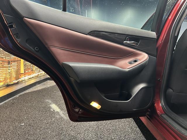 クラウンハイブリッド アスリートＳ　プリクラッシュセーフティ（禁煙車）（テラロッサシート）（メーカーＨＤＤナビ）（レーダークルーズ）（クリアランスソナー）（パワーシート）（シートヒーター）（ＭＴモード）（ＥＴＣ）（純正１７インチＡＷ）（59枚目）