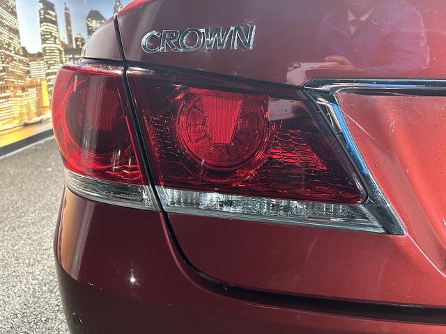 クラウンハイブリッド アスリートＳ　プリクラッシュセーフティ（禁煙車）（テラロッサシート）（メーカーＨＤＤナビ）（レーダークルーズ）（クリアランスソナー）（パワーシート）（シートヒーター）（ＭＴモード）（ＥＴＣ）（純正１７インチＡＷ）（64枚目）