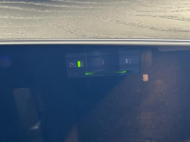 ＣＬＳクラス ＣＬＳ４５０　４マチック　スポーツ　（禁煙車）（赤革シート）（サンルーフ）（レーダークルーズコントロール）（ブルメスターサウンド）（アンビエントライト）（メーカーナビ）（シートヒーター）（シートエアコン）（パワーシート）（シートメモリ）（12枚目）