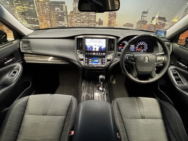 クラウンハイブリッド アスリートＳ　ブラックスタイル　（禁煙車）（サンルーフ）（純正ＨＤＤナビ）（クルーズコントロール）（パワーシート）（シートヒーター）（ＨＩＤヘッドライト）（バックカメラ）（オートライト）（ＥＴＣ）（ＭＴモード）（純正１８インチＡＷ）（5枚目）