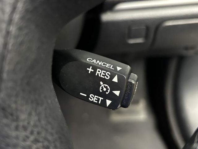 クラウンハイブリッド アスリートＳ　ブラックスタイル　（禁煙車）（サンルーフ）（純正ＨＤＤナビ）（クルーズコントロール）（パワーシート）（シートヒーター）（ＨＩＤヘッドライト）（バックカメラ）（オートライト）（ＥＴＣ）（ＭＴモード）（純正１８インチＡＷ）（8枚目）