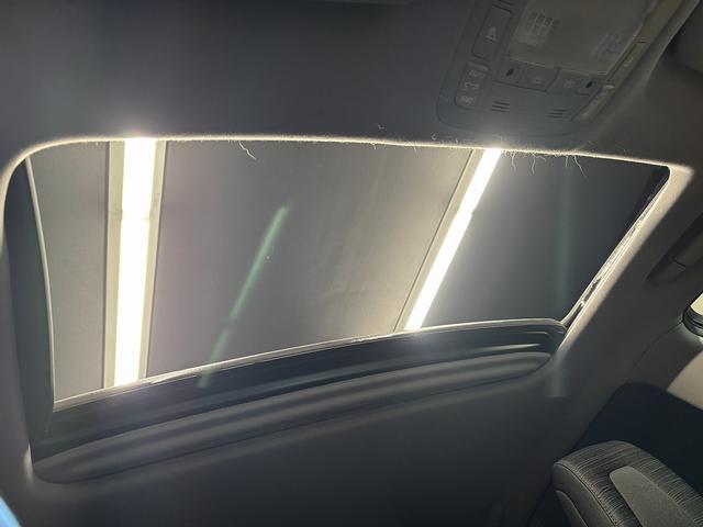 クラウンハイブリッド アスリートＳ　ブラックスタイル　（禁煙車）（サンルーフ）（純正ＨＤＤナビ）（クルーズコントロール）（パワーシート）（シートヒーター）（ＨＩＤヘッドライト）（バックカメラ）（オートライト）（ＥＴＣ）（ＭＴモード）（純正１８インチＡＷ）（9枚目）