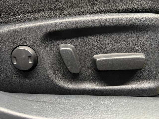 クラウンハイブリッド アスリートＳ　ブラックスタイル　（禁煙車）（サンルーフ）（純正ＨＤＤナビ）（クルーズコントロール）（パワーシート）（シートヒーター）（ＨＩＤヘッドライト）（バックカメラ）（オートライト）（ＥＴＣ）（ＭＴモード）（純正１８インチＡＷ）（11枚目）