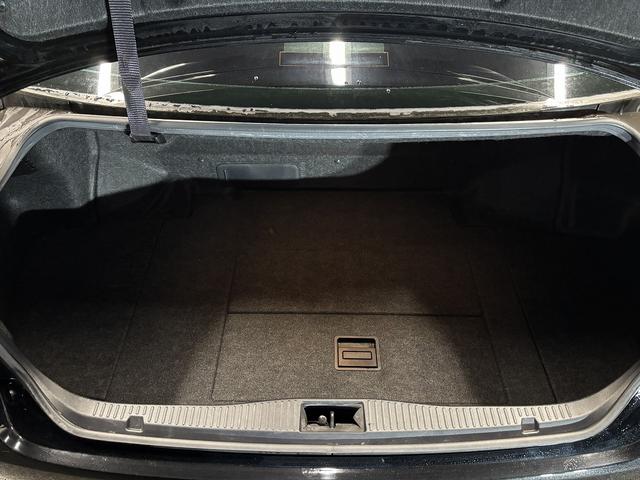 クラウンハイブリッド アスリートＳ　ブラックスタイル　（禁煙車）（サンルーフ）（純正ＨＤＤナビ）（クルーズコントロール）（パワーシート）（シートヒーター）（ＨＩＤヘッドライト）（バックカメラ）（オートライト）（ＥＴＣ）（ＭＴモード）（純正１８インチＡＷ）（16枚目）