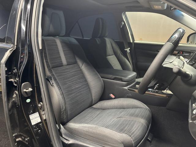 クラウンハイブリッド アスリートＳ　ブラックスタイル　（禁煙車）（サンルーフ）（純正ＨＤＤナビ）（クルーズコントロール）（パワーシート）（シートヒーター）（ＨＩＤヘッドライト）（バックカメラ）（オートライト）（ＥＴＣ）（ＭＴモード）（純正１８インチＡＷ）（17枚目）