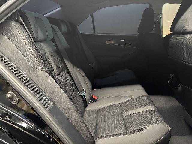 クラウンハイブリッド アスリートＳ　ブラックスタイル　（禁煙車）（サンルーフ）（純正ＨＤＤナビ）（クルーズコントロール）（パワーシート）（シートヒーター）（ＨＩＤヘッドライト）（バックカメラ）（オートライト）（ＥＴＣ）（ＭＴモード）（純正１８インチＡＷ）（18枚目）