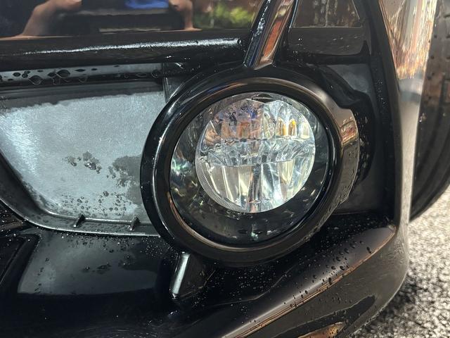 クラウンハイブリッド アスリートＳ　ブラックスタイル　（禁煙車）（サンルーフ）（純正ＨＤＤナビ）（クルーズコントロール）（パワーシート）（シートヒーター）（ＨＩＤヘッドライト）（バックカメラ）（オートライト）（ＥＴＣ）（ＭＴモード）（純正１８インチＡＷ）（26枚目）