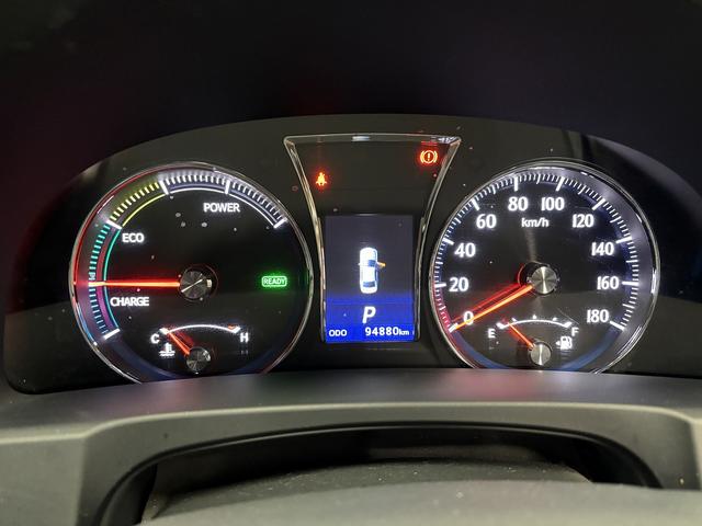 クラウンハイブリッド アスリートＳ　ブラックスタイル　（禁煙車）（サンルーフ）（純正ＨＤＤナビ）（クルーズコントロール）（パワーシート）（シートヒーター）（ＨＩＤヘッドライト）（バックカメラ）（オートライト）（ＥＴＣ）（ＭＴモード）（純正１８インチＡＷ）（31枚目）