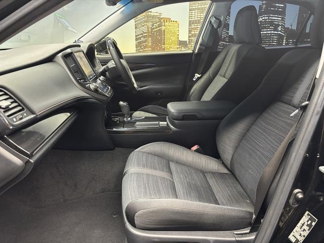 クラウンハイブリッド アスリートＳ　ブラックスタイル　（禁煙車）（サンルーフ）（純正ＨＤＤナビ）（クルーズコントロール）（パワーシート）（シートヒーター）（ＨＩＤヘッドライト）（バックカメラ）（オートライト）（ＥＴＣ）（ＭＴモード）（純正１８インチＡＷ）（41枚目）