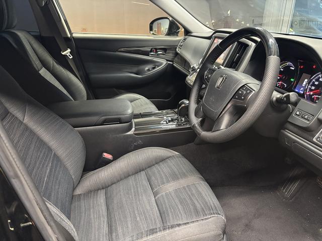 クラウンハイブリッド アスリートＳ　ブラックスタイル　（禁煙車）（サンルーフ）（純正ＨＤＤナビ）（クルーズコントロール）（パワーシート）（シートヒーター）（ＨＩＤヘッドライト）（バックカメラ）（オートライト）（ＥＴＣ）（ＭＴモード）（純正１８インチＡＷ）（42枚目）