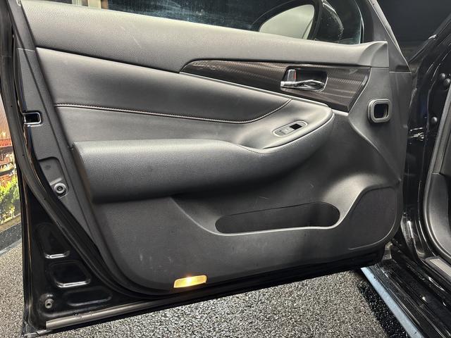 クラウンハイブリッド アスリートＳ　ブラックスタイル　（禁煙車）（サンルーフ）（純正ＨＤＤナビ）（クルーズコントロール）（パワーシート）（シートヒーター）（ＨＩＤヘッドライト）（バックカメラ）（オートライト）（ＥＴＣ）（ＭＴモード）（純正１８インチＡＷ）（48枚目）