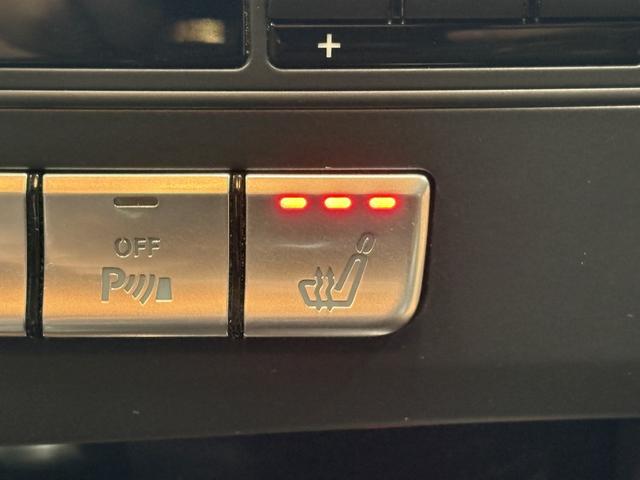 Ｅクラス Ｅ３５０　アバンギャルド　（禁煙車）（黒本革シート）（シートメモリー）（ＬＥＤヘッド）（メーカーＨＤＤナビ）（電動リアサンシェード）（ビルトインＥＴＣ）（バックカメラ）（レーダークルーズコントロール）（純正１８インチＡＷ）（11枚目）