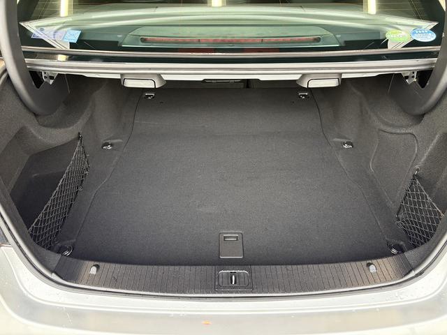 Ｅクラス Ｅ３５０　アバンギャルド　（禁煙車）（黒本革シート）（シートメモリー）（ＬＥＤヘッド）（メーカーＨＤＤナビ）（電動リアサンシェード）（ビルトインＥＴＣ）（バックカメラ）（レーダークルーズコントロール）（純正１８インチＡＷ）（15枚目）