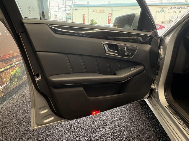 Ｅクラス Ｅ３５０　アバンギャルド　（禁煙車）（黒本革シート）（シートメモリー）（ＬＥＤヘッド）（メーカーＨＤＤナビ）（電動リアサンシェード）（ビルトインＥＴＣ）（バックカメラ）（レーダークルーズコントロール）（純正１８インチＡＷ）（25枚目）