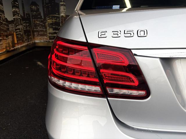 Ｅクラス Ｅ３５０　アバンギャルド　（禁煙車）（黒本革シート）（シートメモリー）（ＬＥＤヘッド）（メーカーＨＤＤナビ）（電動リアサンシェード）（ビルトインＥＴＣ）（バックカメラ）（レーダークルーズコントロール）（純正１８インチＡＷ）（26枚目）