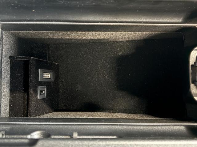 Ｅクラス Ｅ３５０　アバンギャルド　（禁煙車）（黒本革シート）（シートメモリー）（ＬＥＤヘッド）（メーカーＨＤＤナビ）（電動リアサンシェード）（ビルトインＥＴＣ）（バックカメラ）（レーダークルーズコントロール）（純正１８インチＡＷ）（28枚目）