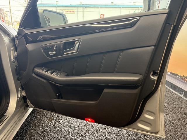 Ｅクラス Ｅ３５０　アバンギャルド　（禁煙車）（黒本革シート）（シートメモリー）（ＬＥＤヘッド）（メーカーＨＤＤナビ）（電動リアサンシェード）（ビルトインＥＴＣ）（バックカメラ）（レーダークルーズコントロール）（純正１８インチＡＷ）（44枚目）