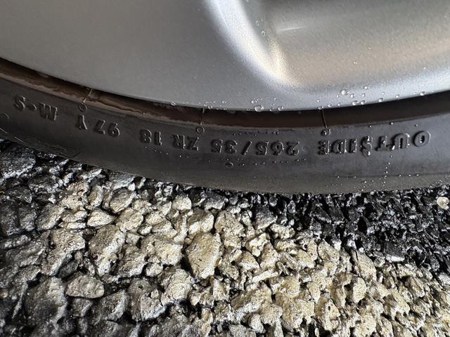 Ｅクラス Ｅ３５０　アバンギャルド　（禁煙車）（黒本革シート）（シートメモリー）（ＬＥＤヘッド）（メーカーＨＤＤナビ）（電動リアサンシェード）（ビルトインＥＴＣ）（バックカメラ）（レーダークルーズコントロール）（純正１８インチＡＷ）（47枚目）