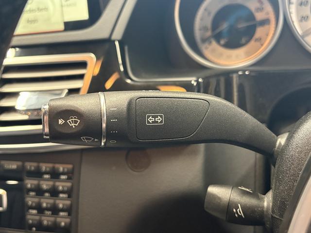 Ｅクラス Ｅ３５０　アバンギャルド　（禁煙車）（黒本革シート）（シートメモリー）（ＬＥＤヘッド）（メーカーＨＤＤナビ）（電動リアサンシェード）（ビルトインＥＴＣ）（バックカメラ）（レーダークルーズコントロール）（純正１８インチＡＷ）（50枚目）