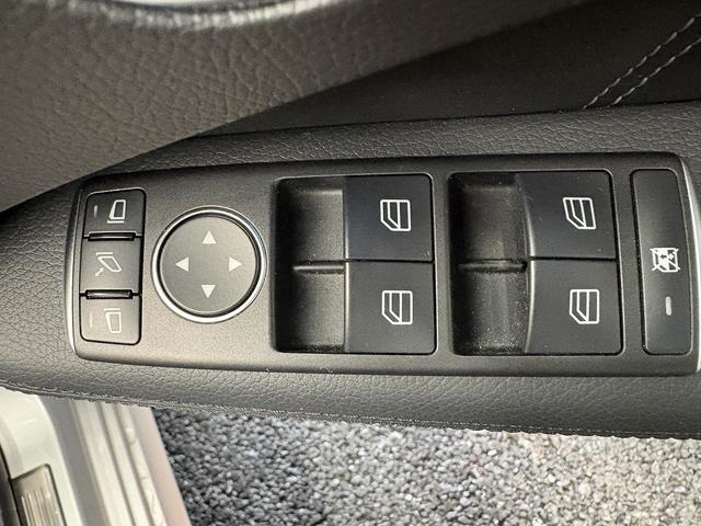 Ｅクラス Ｅ３５０　アバンギャルド　（禁煙車）（黒本革シート）（シートメモリー）（ＬＥＤヘッド）（メーカーＨＤＤナビ）（電動リアサンシェード）（ビルトインＥＴＣ）（バックカメラ）（レーダークルーズコントロール）（純正１８インチＡＷ）（51枚目）