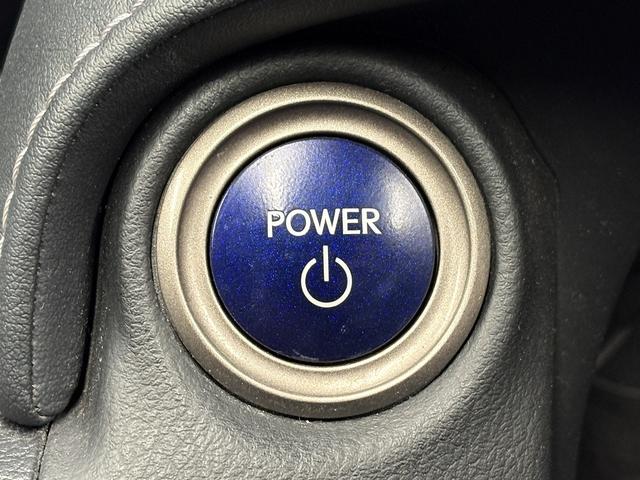 ＩＳ ＩＳ３００ｈ　バージョンＬ　（禁煙車）（グレー本革）（メーカーＳＤナビ）（バックカメラ）（クルコン）（ＬＥＤヘッドライト）（パワーシート）（シートエアコン）（フルセグ）（ＥＴＣ）（シートメモリー）（純正１８インチＡＷ）（13枚目）