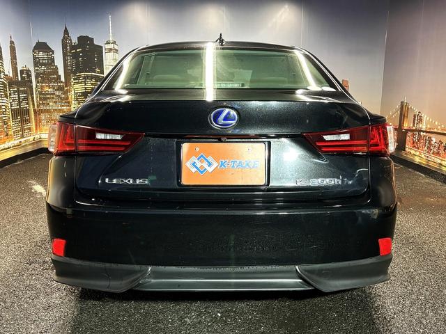 ＩＳ ＩＳ３００ｈ　バージョンＬ　（禁煙車）（グレー本革）（メーカーＳＤナビ）（バックカメラ）（クルコン）（ＬＥＤヘッドライト）（パワーシート）（シートエアコン）（フルセグ）（ＥＴＣ）（シートメモリー）（純正１８インチＡＷ）（21枚目）