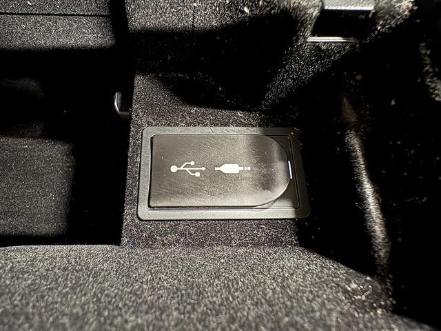 ＩＳ ＩＳ３００ｈ　バージョンＬ　（禁煙車）（グレー本革）（メーカーＳＤナビ）（バックカメラ）（クルコン）（ＬＥＤヘッドライト）（パワーシート）（シートエアコン）（フルセグ）（ＥＴＣ）（シートメモリー）（純正１８インチＡＷ）（45枚目）