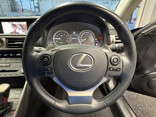 ＩＳ ＩＳ３００ｈ　バージョンＬ　（禁煙車）（グレー本革）（メーカーＳＤナビ）（バックカメラ）（クルコン）（ＬＥＤヘッドライト）（パワーシート）（シートエアコン）（フルセグ）（ＥＴＣ）（シートメモリー）（純正１８インチＡＷ）（60枚目）
