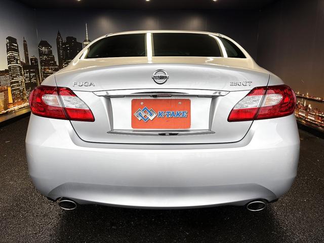 フーガ ２５０ＧＴ　（禁煙車）（黒ハーフレザー）（メーカーＨＤＤナビ）（サイド・バックカメラ）（クルコン）（パワーシート）（オットマン）（ＥＴＣ）（シートメモリー）（Ｂｌｕｅｔｏｏｔｈオーディオ）（純正１８インチＡＷ）（17枚目）