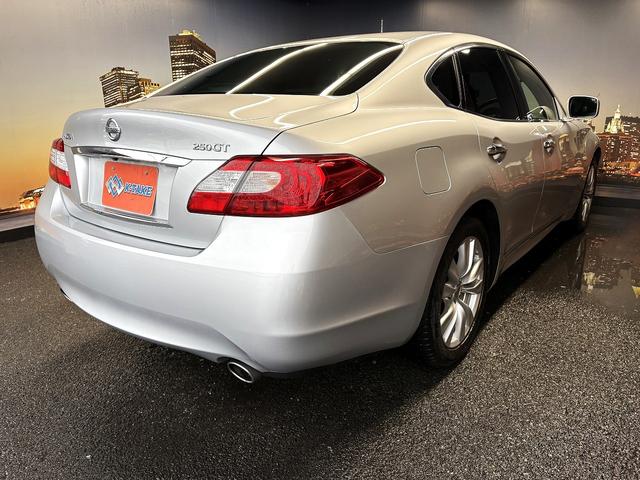 フーガ ２５０ＧＴ　（禁煙車）（黒ハーフレザー）（メーカーＨＤＤナビ）（サイド・バックカメラ）（クルコン）（パワーシート）（オットマン）（ＥＴＣ）（シートメモリー）（Ｂｌｕｅｔｏｏｔｈオーディオ）（純正１８インチＡＷ）（20枚目）