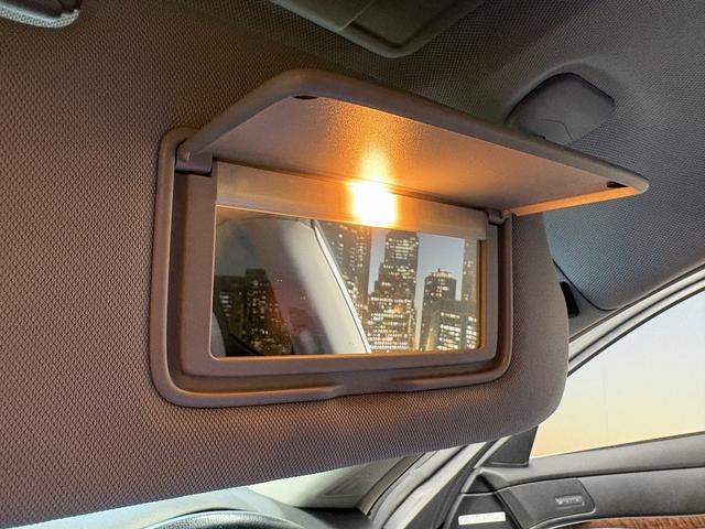 フーガ ２５０ＧＴ　（禁煙車）（黒ハーフレザー）（メーカーＨＤＤナビ）（サイド・バックカメラ）（クルコン）（パワーシート）（オットマン）（ＥＴＣ）（シートメモリー）（Ｂｌｕｅｔｏｏｔｈオーディオ）（純正１８インチＡＷ）（27枚目）