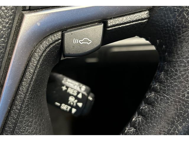 クラウンハイブリッド ロイヤルサルーン　（禁煙車）（メーカーＨＤＤナビ）（バックカメラ）（レーダークルーズ）（クリアランスソナー）（ＨＩＤ）（パワーシート）（シートヒーター）（ＥＴＣ）（Ｂｌｕｅｔｏｏｔｈオーディオ）（純正１６インチＡＷ）（8枚目）