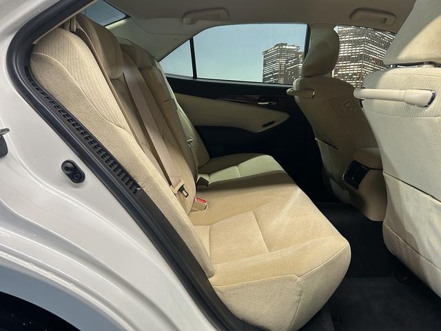 クラウンハイブリッド ロイヤルサルーン　（禁煙車）（メーカーＨＤＤナビ）（バックカメラ）（レーダークルーズ）（クリアランスソナー）（ＨＩＤ）（パワーシート）（シートヒーター）（ＥＴＣ）（Ｂｌｕｅｔｏｏｔｈオーディオ）（純正１６インチＡＷ）（18枚目）