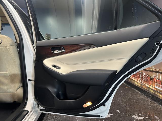 クラウンハイブリッド ロイヤルサルーン　（禁煙車）（メーカーＨＤＤナビ）（バックカメラ）（レーダークルーズ）（クリアランスソナー）（ＨＩＤ）（パワーシート）（シートヒーター）（ＥＴＣ）（Ｂｌｕｅｔｏｏｔｈオーディオ）（純正１６インチＡＷ）（37枚目）