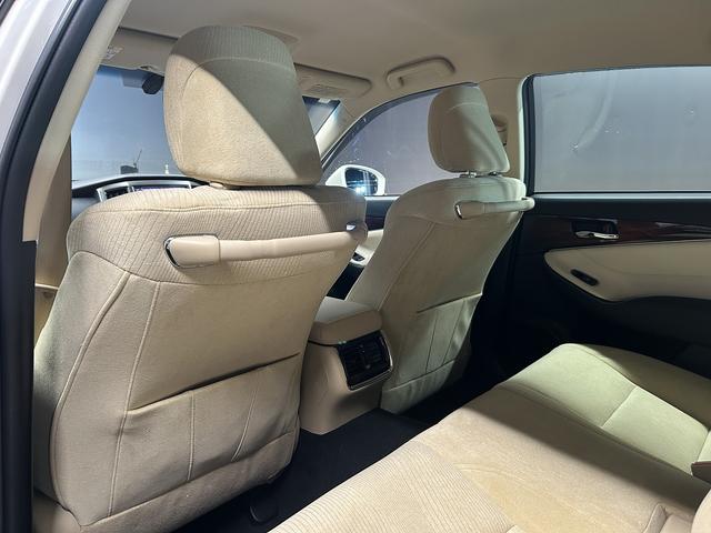 クラウンハイブリッド ロイヤルサルーン　（禁煙車）（メーカーＨＤＤナビ）（バックカメラ）（レーダークルーズ）（クリアランスソナー）（ＨＩＤ）（パワーシート）（シートヒーター）（ＥＴＣ）（Ｂｌｕｅｔｏｏｔｈオーディオ）（純正１６インチＡＷ）（38枚目）